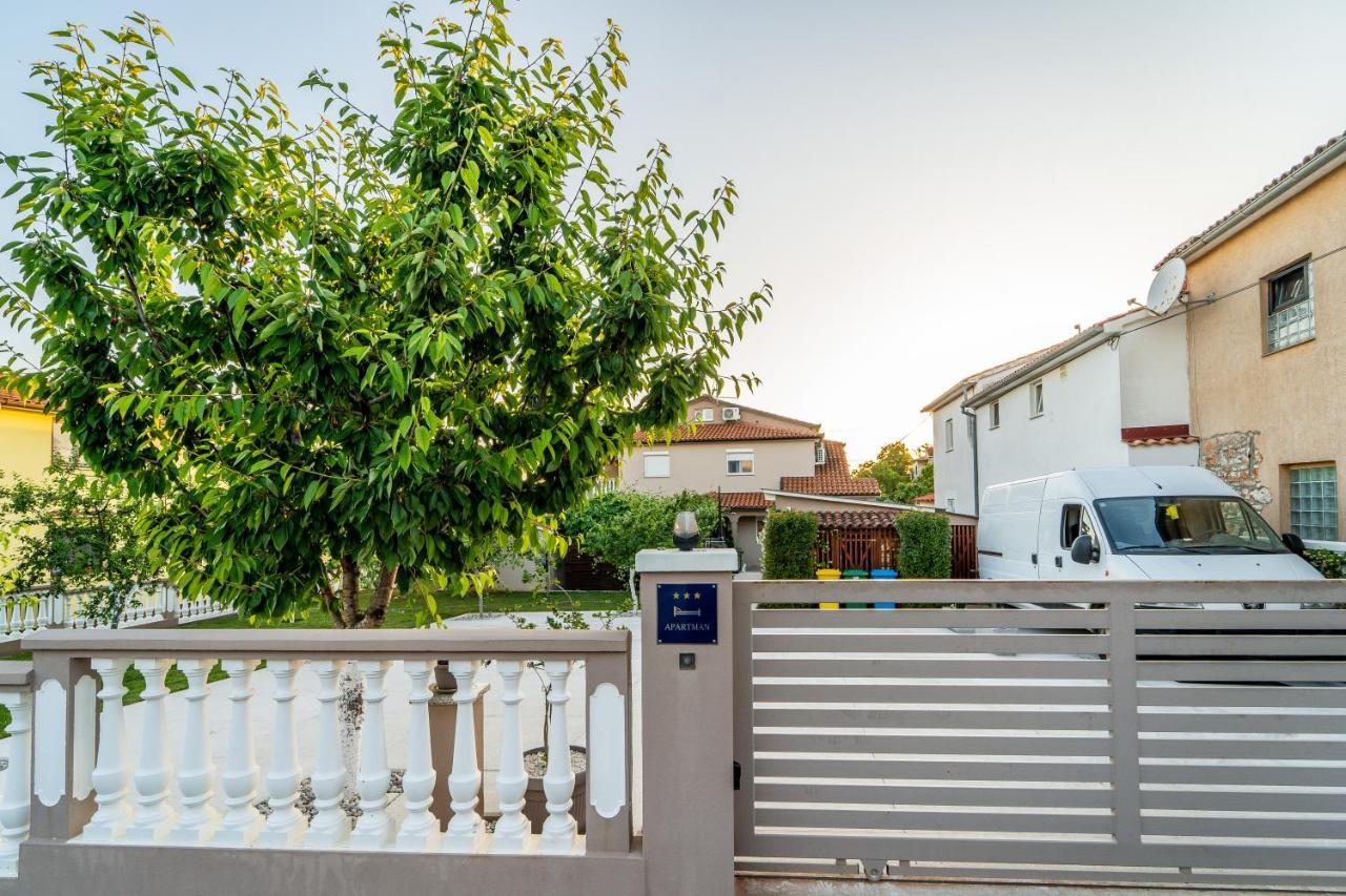 Apartment Suncica PUY Exterior foto